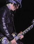 artist dj ashba.567797d1ce7b92673a02c66a9be9caf73